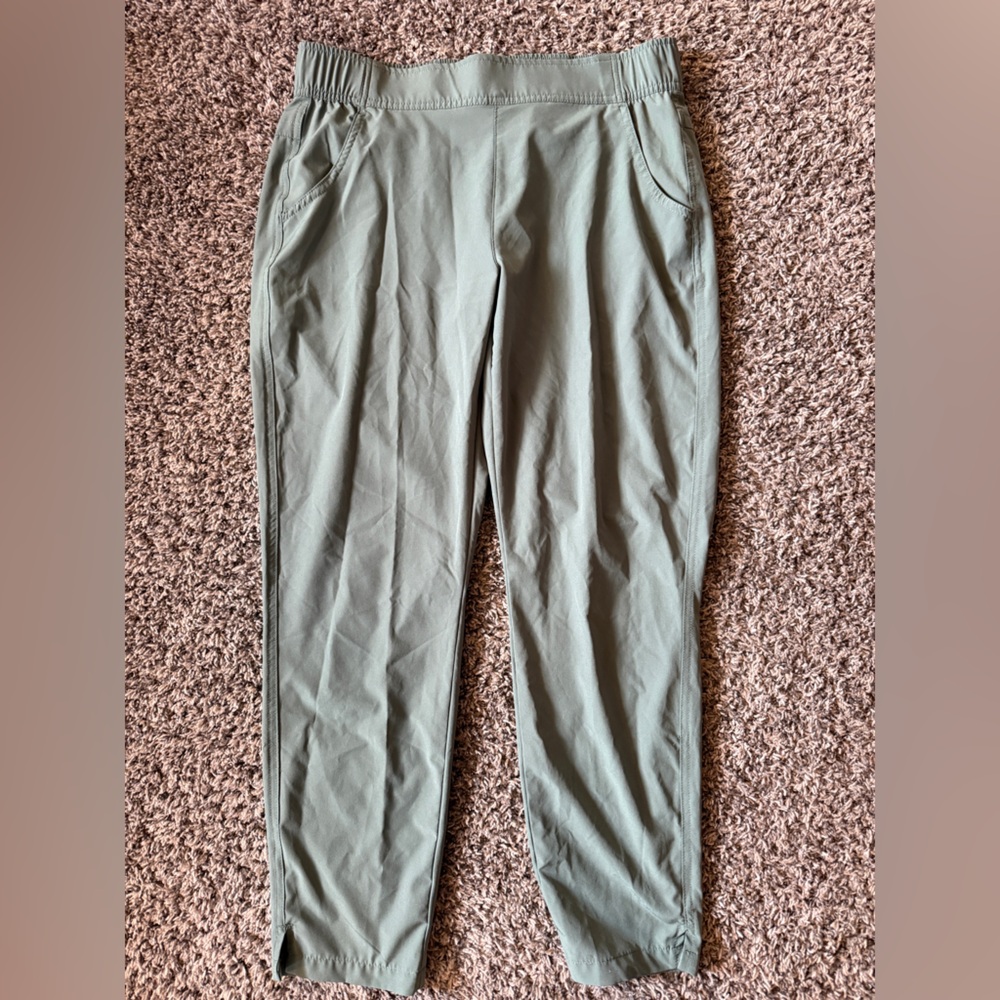 Eddie Bauer Green Chinos Relaxed Fit Lightweight